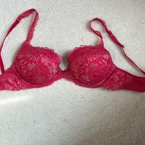 NWOT VS red lace push-up bra